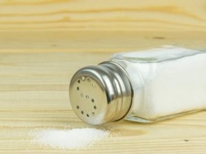 соль в солонке